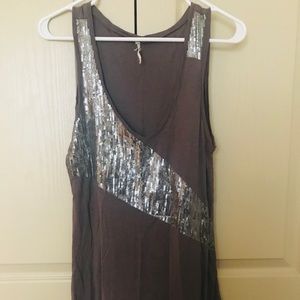 Gently worn gorgeous and comfortable tank